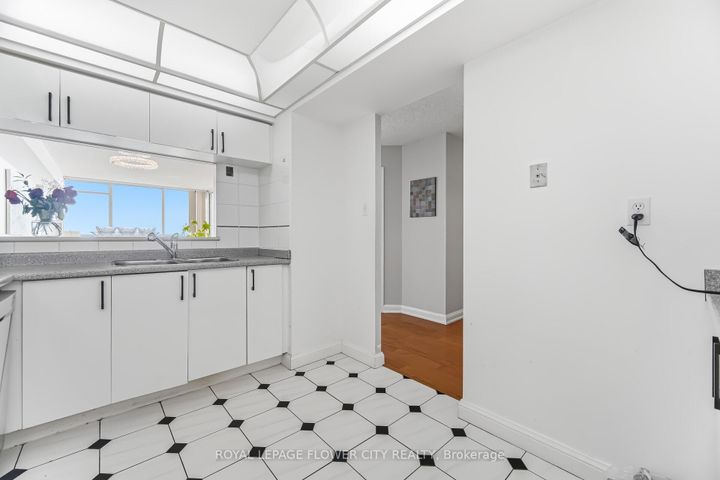 Photo 27 at 2103 - 22 Hanover Road, Queen Street Corridor, Brampton