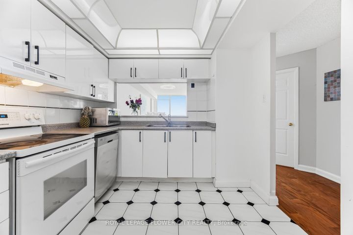 Photo 28 at 2103 - 22 Hanover Road, Queen Street Corridor, Brampton