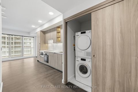 Photo 5 at 815 - 27 McMahon Drive, Bayview Village, Toronto