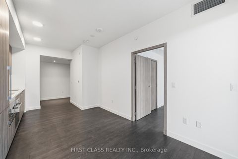 Photo 9 at 815 - 27 McMahon Drive, Bayview Village, Toronto