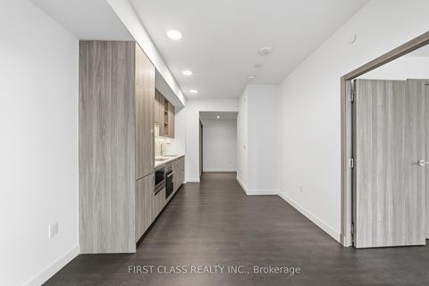 Photo 10 at 815 - 27 McMahon Drive, Bayview Village, Toronto