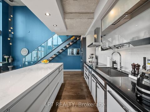 Photo 7 at Ph1 - 533 Richmond Street W, Waterfront Communities C1, Toronto