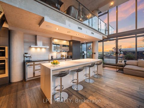 Photo 41 at Ph1 - 533 Richmond Street W, Waterfront Communities C1, Toronto