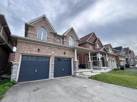 Photo 2 at 2205 Dawson Crescent, Alcona, Innisfil