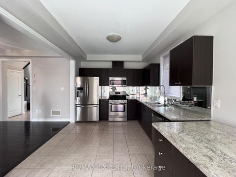 Photo 13 at 2205 Dawson Crescent, Alcona, Innisfil