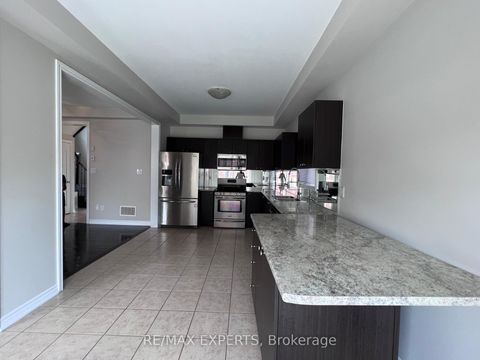 Photo 15 at 2205 Dawson Crescent, Alcona, Innisfil