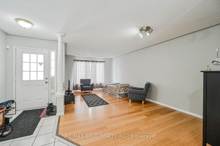 Photo 6 at 24 Seaside Circle, Wellington, Brampton