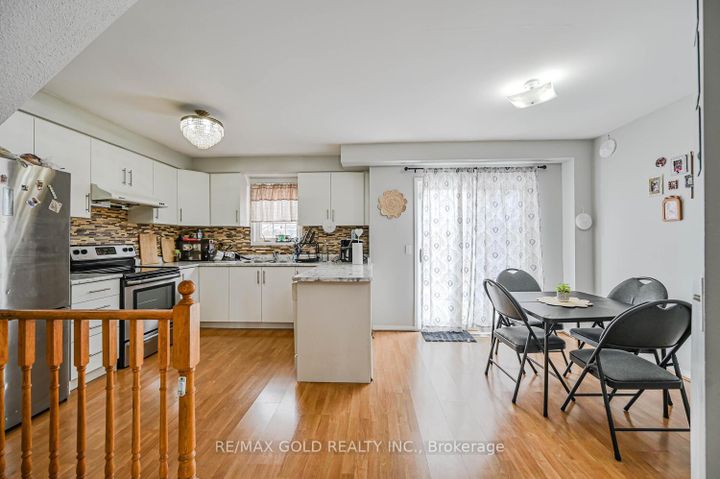 Photo 13 at 24 Seaside Circle, Wellington, Brampton