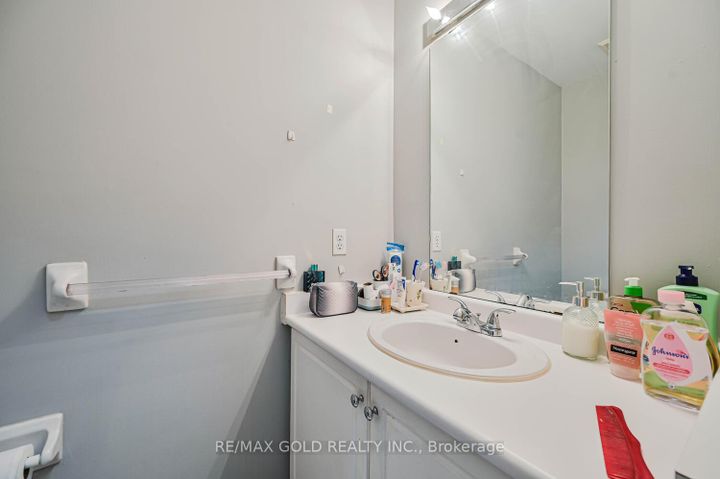 Photo 18 at 24 Seaside Circle, Wellington, Brampton