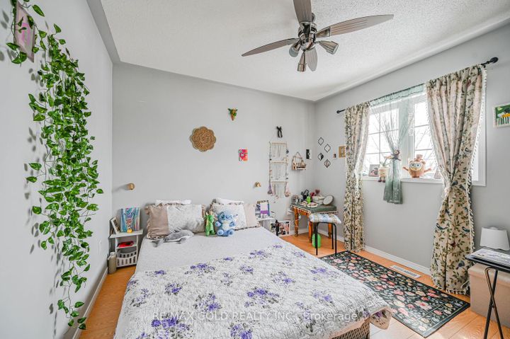 Photo 27 at 24 Seaside Circle, Wellington, Brampton