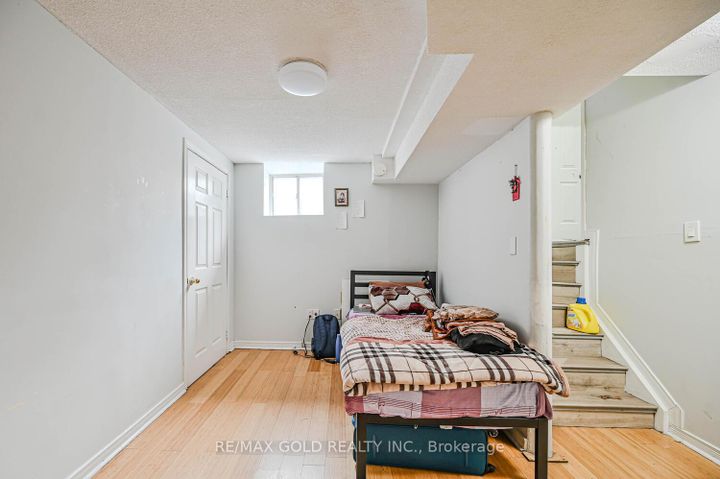 Photo 33 at 24 Seaside Circle, Wellington, Brampton