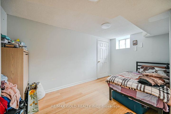 Photo 34 at 24 Seaside Circle, Wellington, Brampton