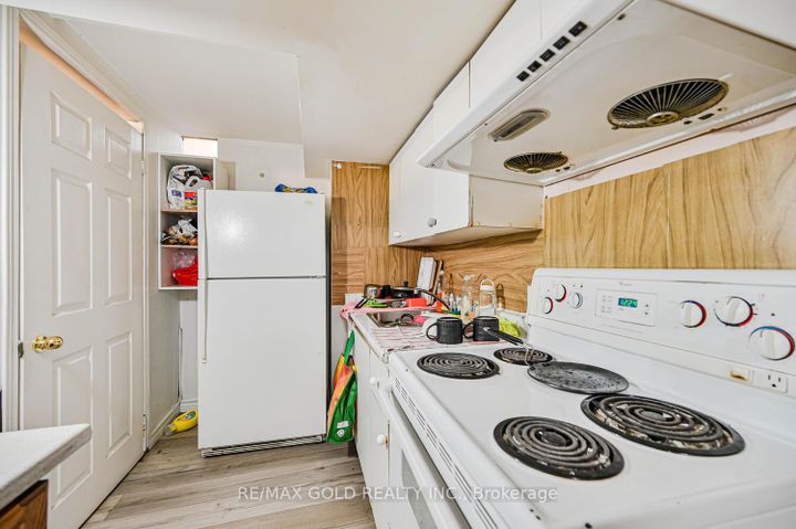 Photo 39 at 24 Seaside Circle, Wellington, Brampton