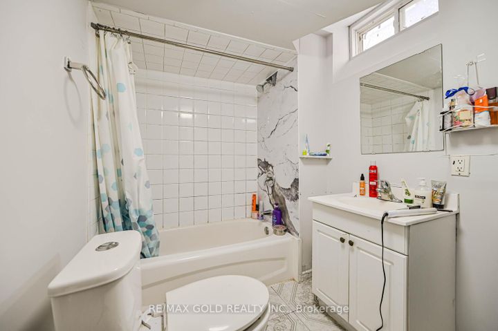 Photo 40 at 24 Seaside Circle, Wellington, Brampton