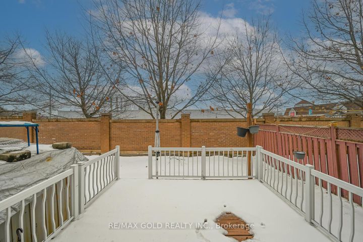 Photo 42 at 24 Seaside Circle, Wellington, Brampton