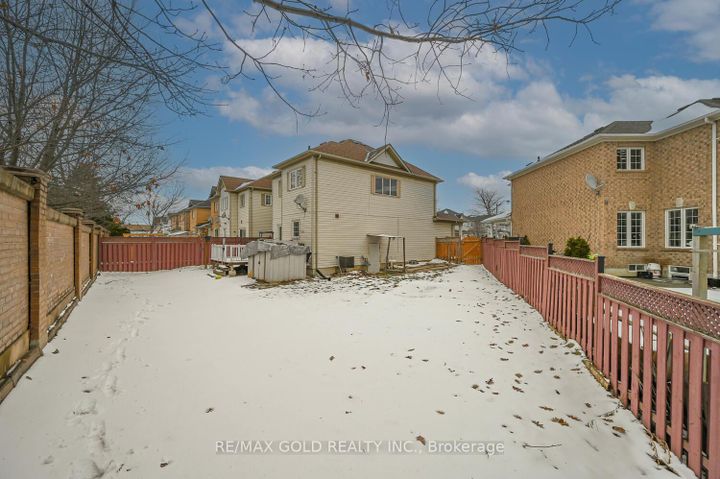 Photo 46 at 24 Seaside Circle, Wellington, Brampton