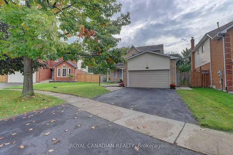 Photo 1 at 40 Doncaster Crescent, Newcastle, Clarington