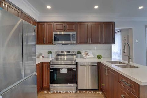 Photo 11 at 40 Doncaster Crescent, Newcastle, Clarington