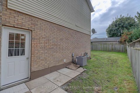 Photo 37 at 40 Doncaster Crescent, Newcastle, Clarington