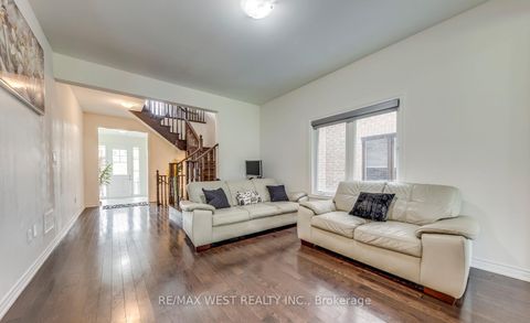 Photo 5 at 286 Danny Wheeler Boulevard, Keswick North, Georgina