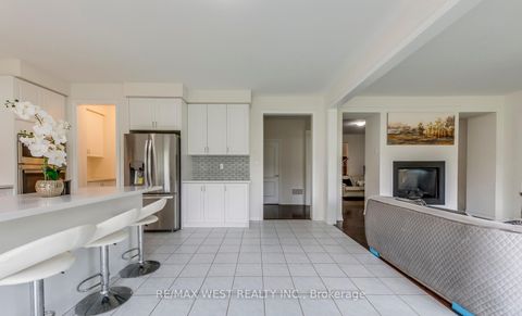 Photo 15 at 286 Danny Wheeler Boulevard, Keswick North, Georgina