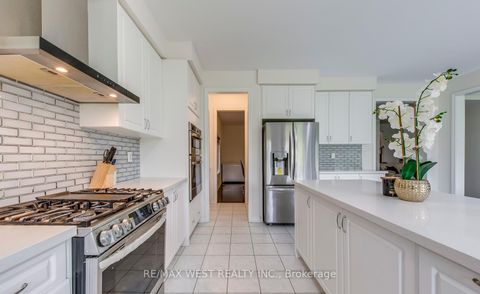 Photo 21 at 286 Danny Wheeler Boulevard, Keswick North, Georgina