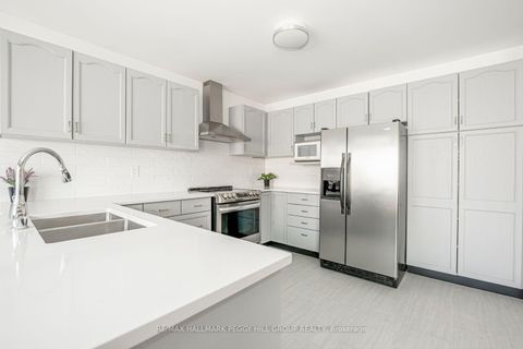 Photo 3 at 44 Nicklaus Drive, East Bayfield, Barrie