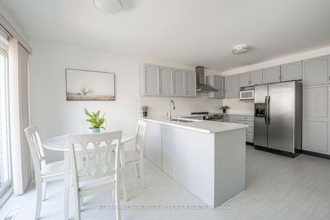 Photo 4 at 44 Nicklaus Drive, East Bayfield, Barrie