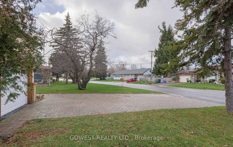 Photo 3 at 56 Panmure Crescent, Bendale, Toronto
