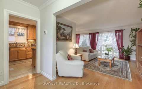 Photo 8 at 56 Panmure Crescent, Bendale, Toronto
