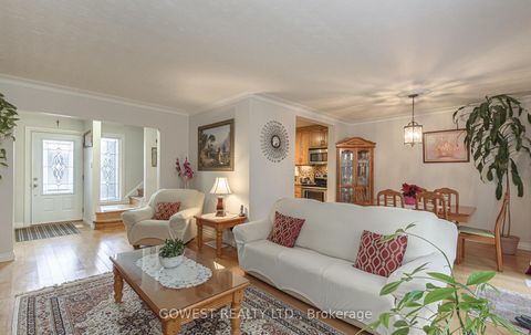 Photo 11 at 56 Panmure Crescent, Bendale, Toronto