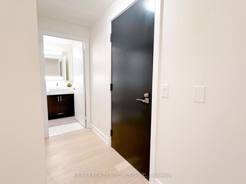 Photo 1 at 905 - 15 Beverley Street, Chinatown, Toronto