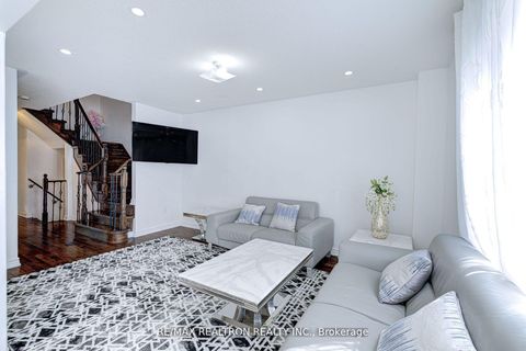 Photo 13 at 88 Banbrooke Crescent, Summerhill Estates, Newmarket