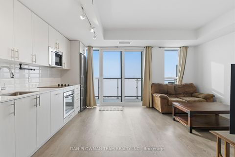 Photo 7 at 1121 - 2550 Simcoe Street N, Windfields, Oshawa