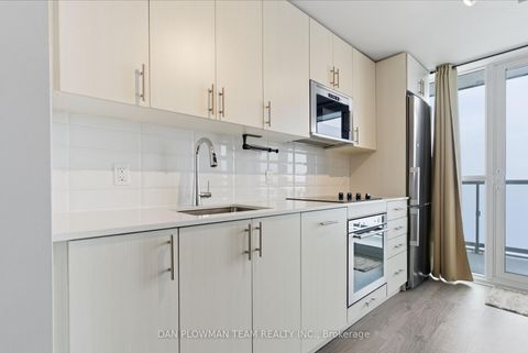 Photo 8 at 1121 - 2550 Simcoe Street N, Windfields, Oshawa