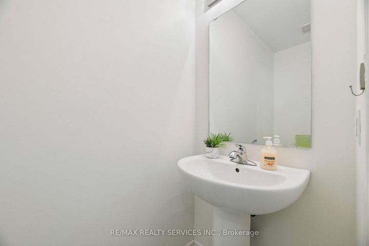 Photo 12 at 2564 Ladyfern Crossing, Duffin Heights, Pickering