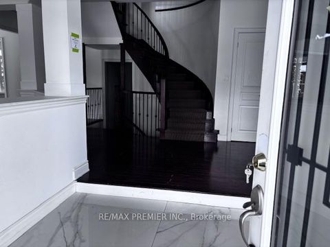 Photo 6 at 462 Worthington Avenue, Oak Ridges Lake Wilcox, Richmond Hill