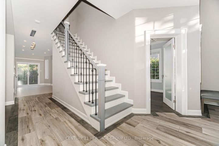 Photo 15 at 6 Vitlor Drive, Oak Ridges, Richmond Hill