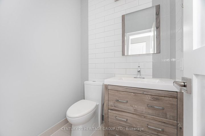 Photo 18 at 6 Vitlor Drive, Oak Ridges, Richmond Hill