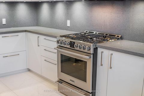 Photo 7 at 6 Vitlor Drive, Oak Ridges, Richmond Hill