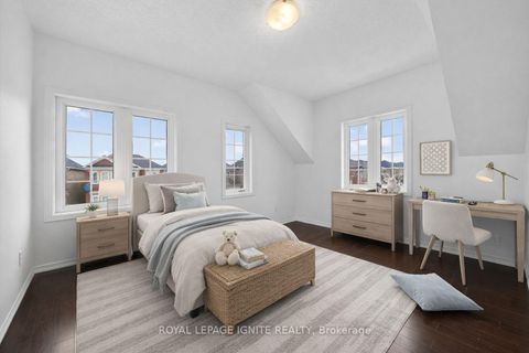 Photo 20 at 66 Alfred Paterson Drive, Greensborough, Markham