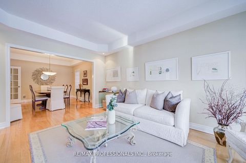 Photo 5 at 4662 Dundas Street W, Humber Valley, Toronto