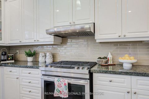 Photo 10 at 4662 Dundas Street W, Humber Valley, Toronto