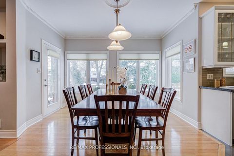 Photo 11 at 4662 Dundas Street W, Humber Valley, Toronto