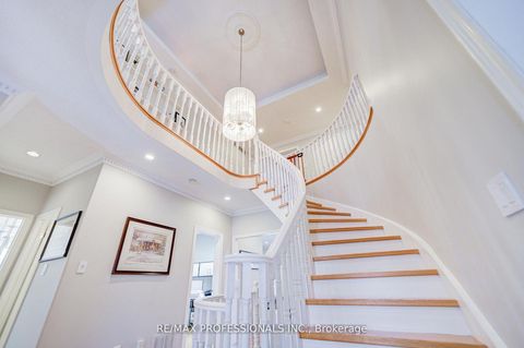 Photo 17 at 4662 Dundas Street W, Humber Valley, Toronto