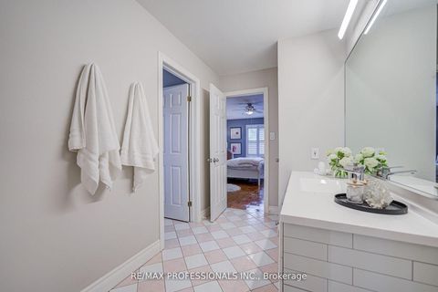 Photo 25 at 4662 Dundas Street W, Humber Valley, Toronto