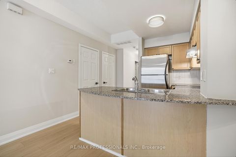 Photo 8 at 579 - 36 Stadium Road, Niagara, Toronto