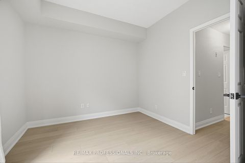 Photo 14 at 579 - 36 Stadium Road, Niagara, Toronto