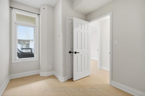 Photo 17 at 579 - 36 Stadium Road, Niagara, Toronto