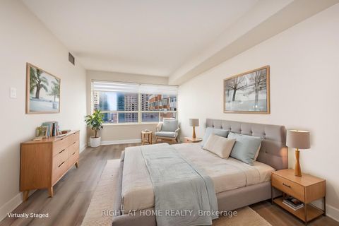 Photo 3 at PH104 - 335 WEBB Drive, City Centre, Mississauga